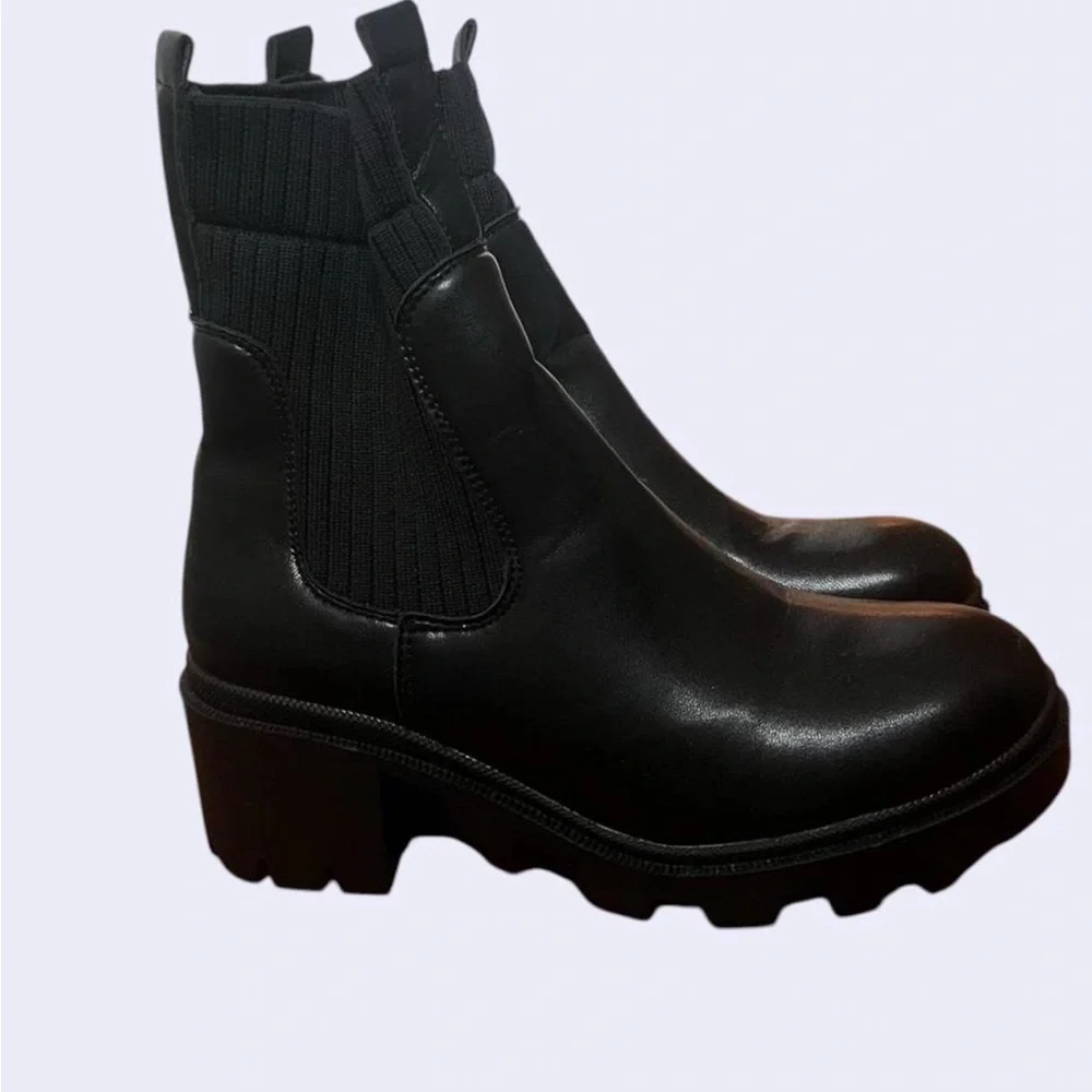 Black Leather Vintage Boots - Picture 2 of 6